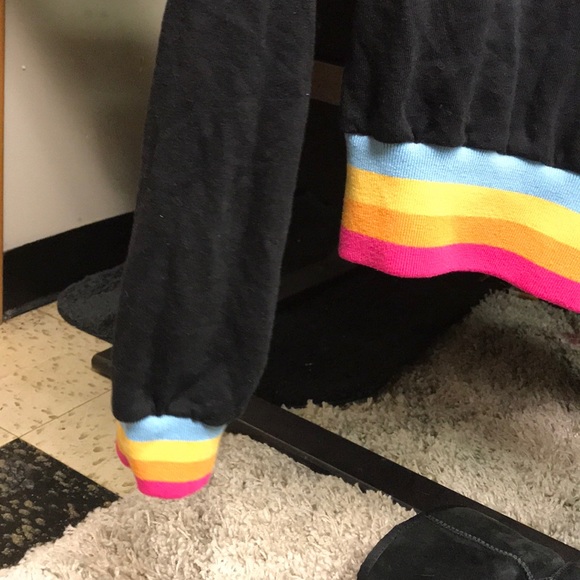 Top - Picture 2 of 3